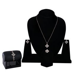 Striking Checkered Pattern Diamond Pendant Set