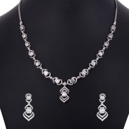 Classic Radiance Diamond Necklace Set