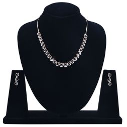 Gorgeous Drop Design Diamond Necklace Set