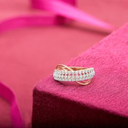 Curved Diamond Finger Ring