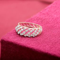 Shining Swirl Design Diamond Ring