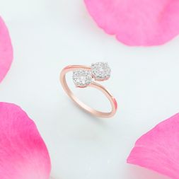 Sparkling Diamond and Rose Gold Finger Ring