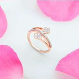 Pretty Floral Diamond Finger Ring