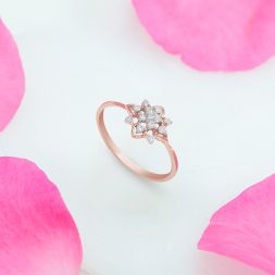 Beautiful Cluster Design Diamond Finger Ring