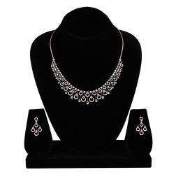 Gleaming Diamond Necklace Set in Rose Gold