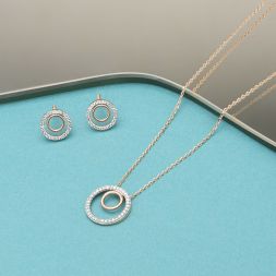 Stylish Comcentric Circular Diamond Necklace Set