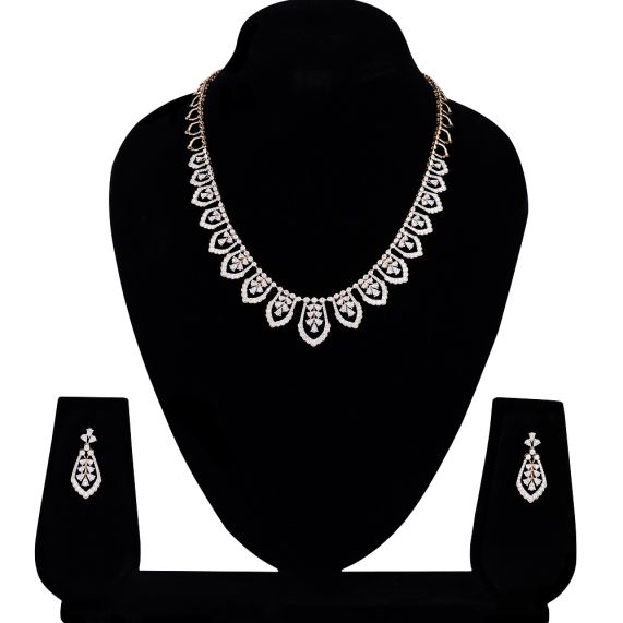 Buy Round Diamond Pendant Minimal Silver Chain Necklace Online – The  Jewelbox