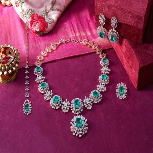 Luminous Diamond and Emerald Necklace Set