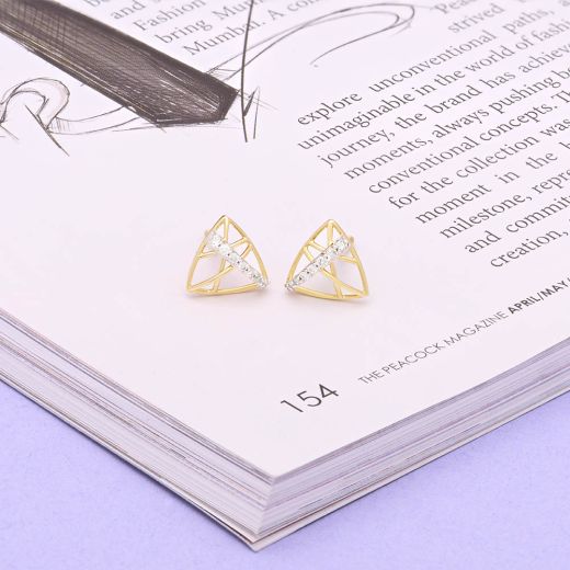 Chic Diamond and Yellow Gold Stud Earrings