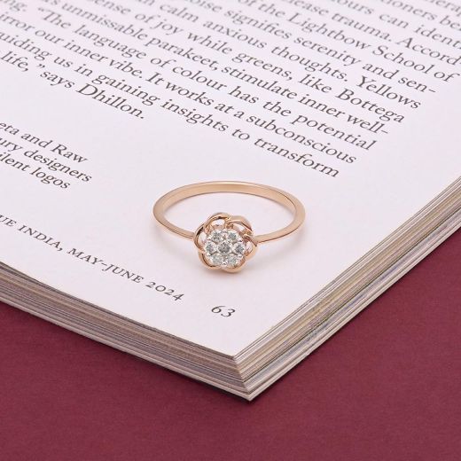 Pretty Diamond and Rose Gold Finger Ring 