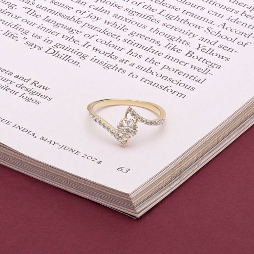 Sparkling Diamond and Yellow Gold Finger Ring