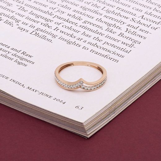 Evocative Rose Gold and Diamond Finger Ring