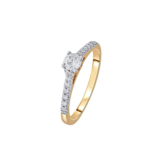 Bold Diamond and 18KT Yellow Gold Finger Ring