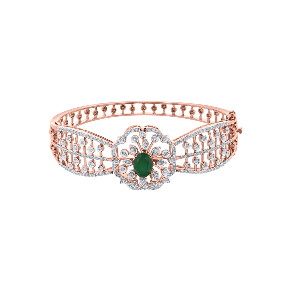A beautifully designed, light -... - ORRA Diamond Jewellery | Facebook